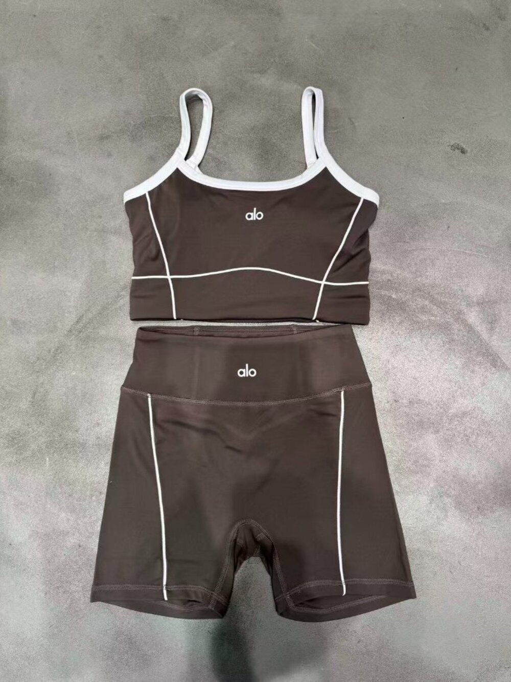 Alo Yoga Coffee and White Color Block Workout Set, Size M.